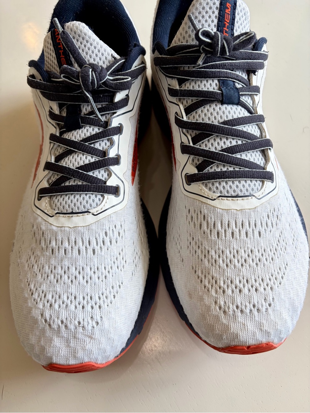 Brooks Men's Light Grey & Orange Lightweight Running Shoes - Picture 9 of 16